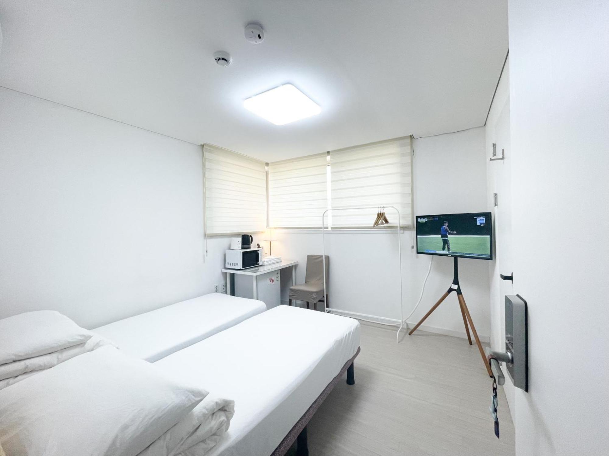Koin Guesthouse Incheon Airport Værelse billede